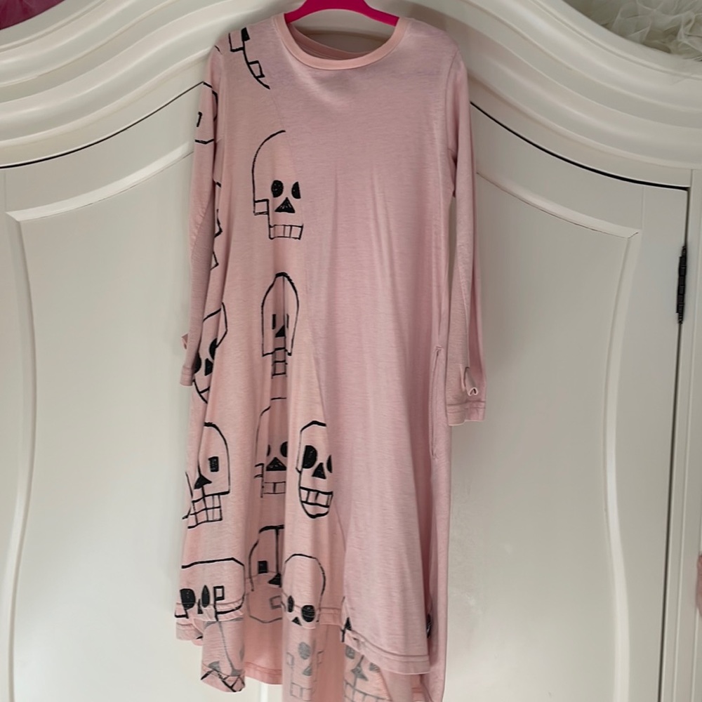 Nununu light pink skull dress size 4-5, new.